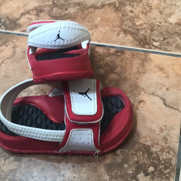 Baby Jordan sandals so 4c - Picture 4 of 6